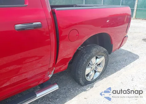 2019 Ram 1500 Classic Express 4X4 5'7 Box z USA, uszkodzony, nr VIN 1C6RR7KT0KS602005